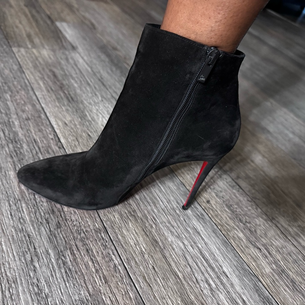 Elegant Christian Louboutin Eloise Booty 100 Stiletto Ankle Boots